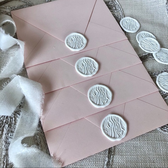 WOODGRAIN | HANDMADE WAX SEALS W/ ADHESIVE BACKING - Picture 2 of 4